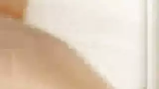 حفلة جنس للمراهقين: تلعب بكسي بينما يضربها من الخلف