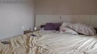 زوجة تركية ساخنة تسمح لرجل الأعمال البريطاني بأن ينكح زوجها الديوث الأحمق