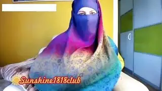 فتاة مسلمة شرق أوسطية محجبة تمارس الجنس الشرجي العنيف