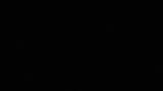 زوجة بيضاء ساخنة تقدم جنس فموي عميق وفوضوي مذهل