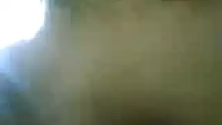 فتاة عربية تجلس علا الزب فالحانوت