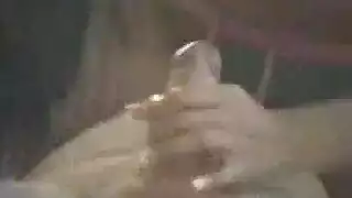 عاهرة آسيوية مرنة تمص وتتعرض للضرب بقوة