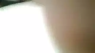 الابن يحشر زبه في طيز امه وهيا تنزف الحمام