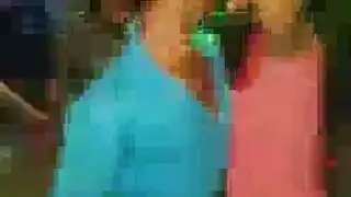  طالبة جامعية وقحة تمارس جنس جماعي في الظهيرة