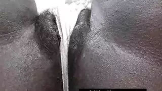 أم بريطانية ذات عضلات بالكعب العالي تأخذ قذف منوي في العين ورش بول خلال إباحية مكتبية