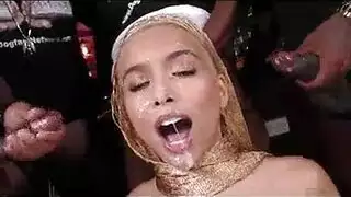 ابن يعمل مساحة لأنه و ينيكها