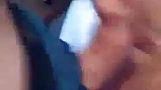 لامع عجيب سخيف