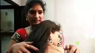 عاهرات مسنات من إندونيسيا في إباحية ثنائية الإدخال صريحة