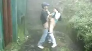 نيك سري في الغابة: تجسس على سكس جزائري ساخن في الطيز